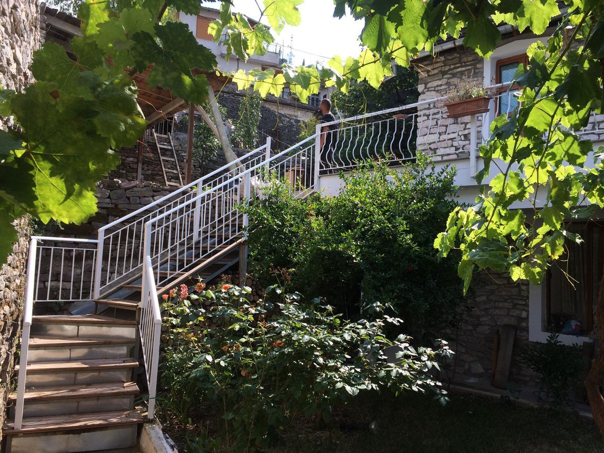 Sokaku I Te Marreve Guesthouse Gjirokastra Kültér fotó